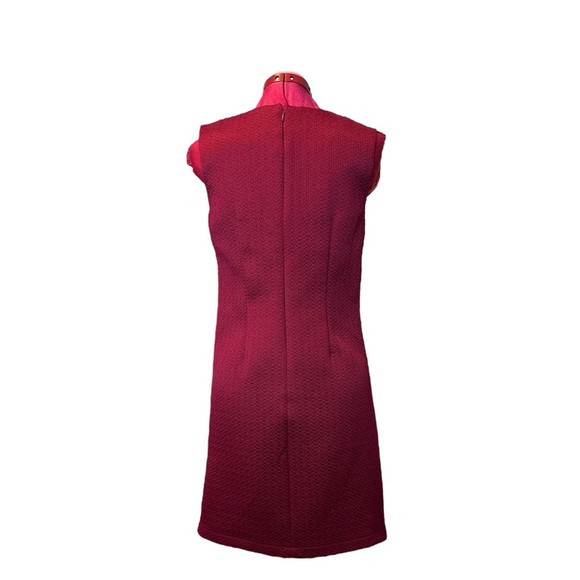 Alfred Sung classic sleeveless fitted sheath dress - Picture 3 of 8
